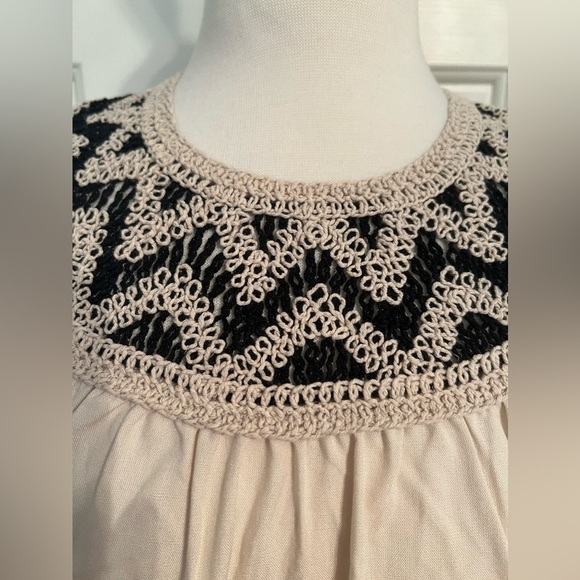 NWT Zara Crocheted Neckline Sleeveless Blouse Cream & Black Size Medium - Picture 3 of 7
